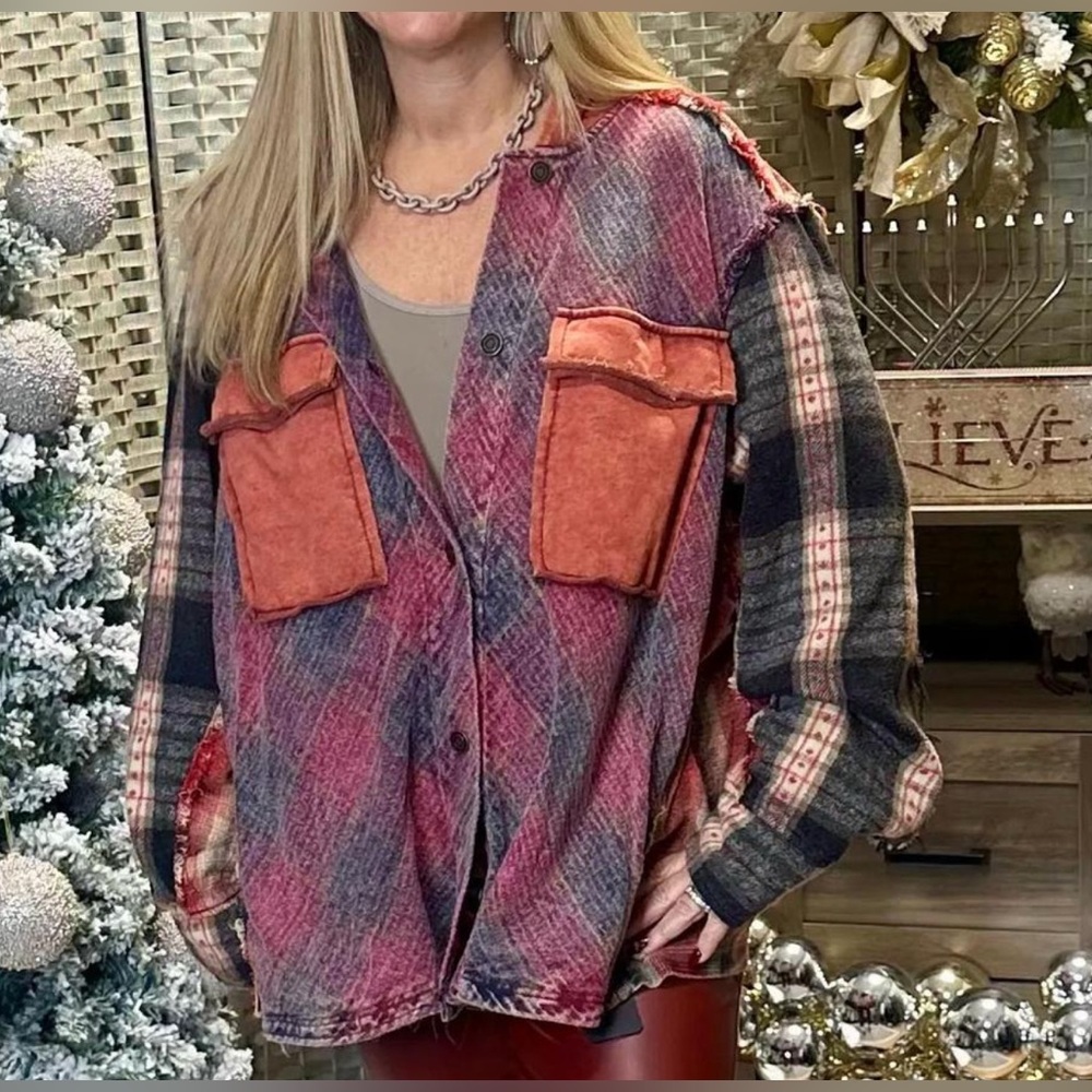 Oli & Hali Women’s Going Into Details Of Love Shacket